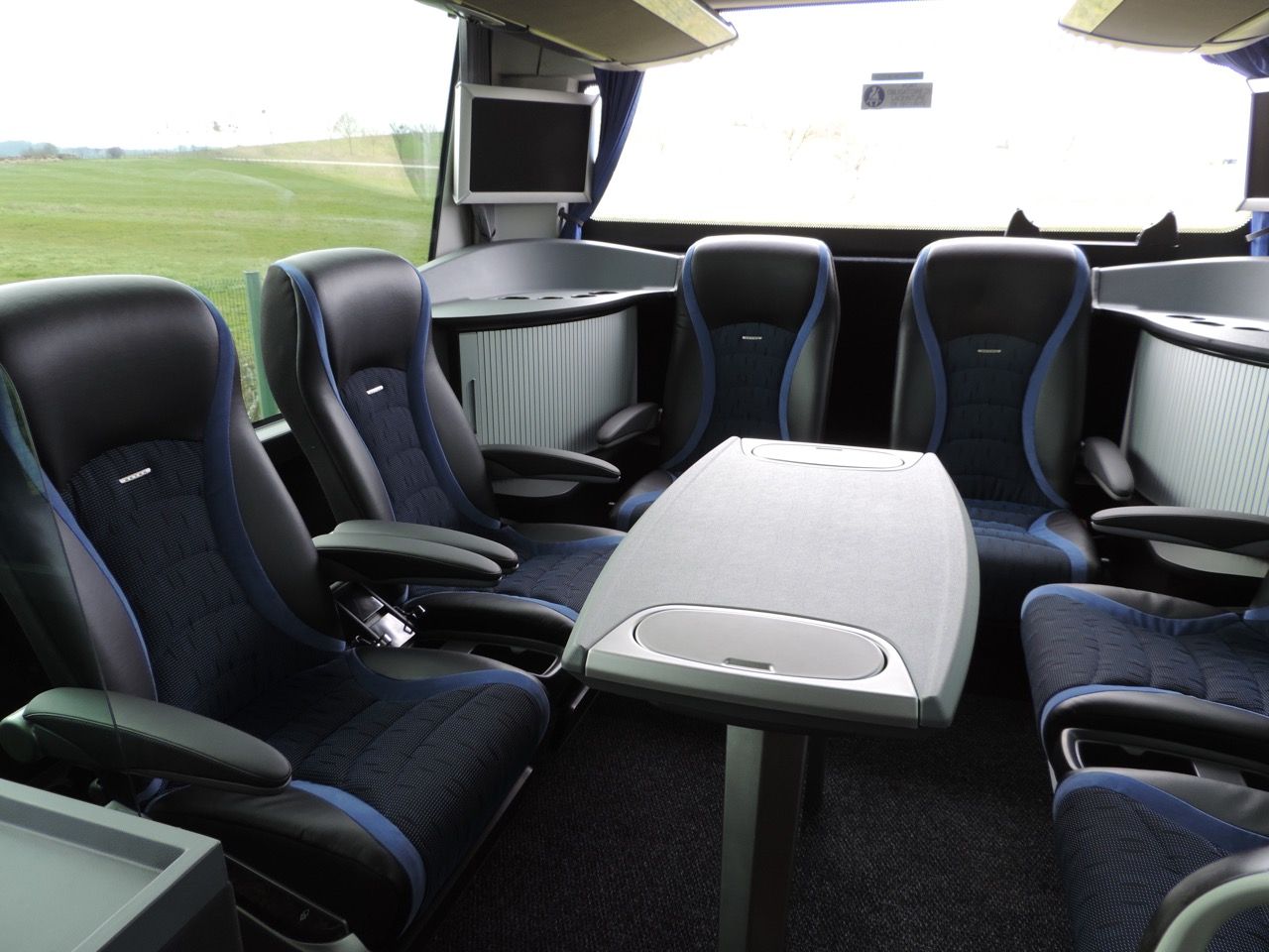bus tourisme mercedes voyages bernard