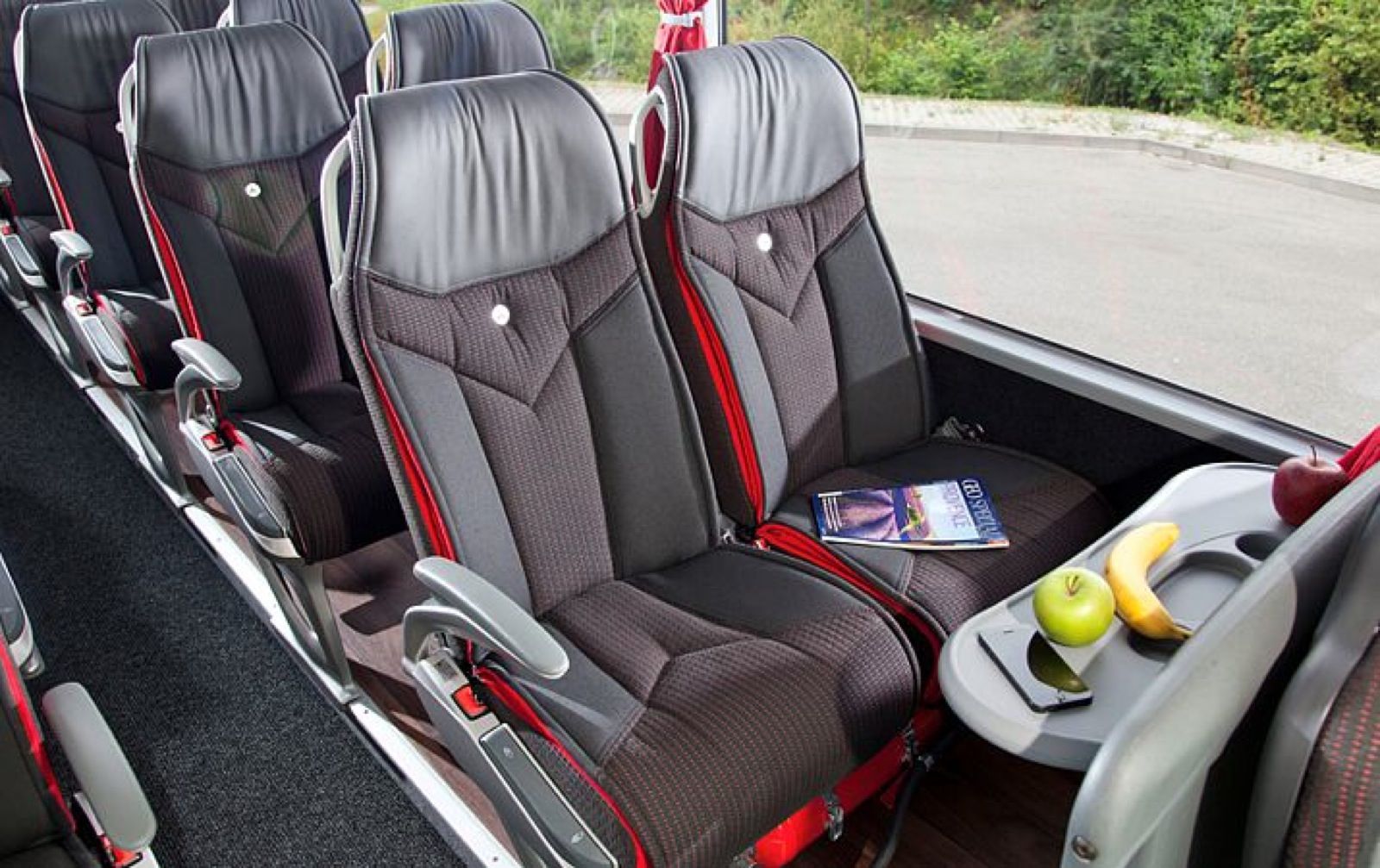 bus tourisme mercedes voyages bernard